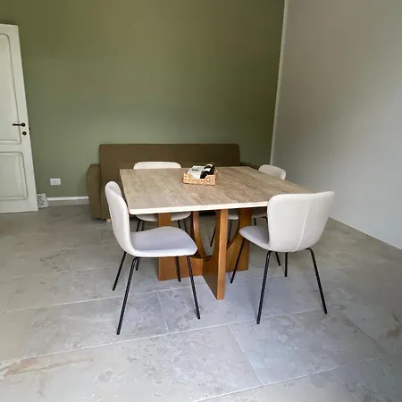 Independent In Vila *